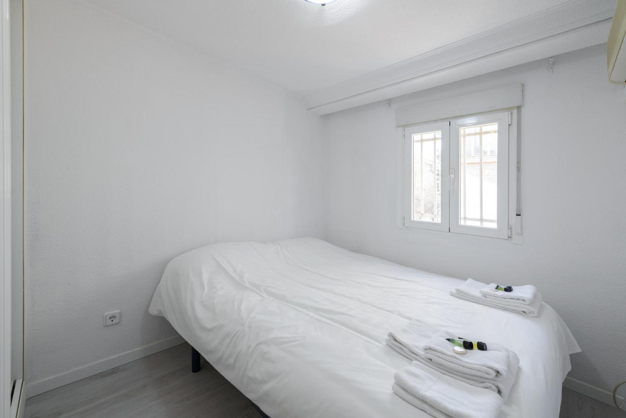 Sabadell Calle, Casa Familiar De 3 Dormitorios Con Terraza Junto Metro Fuencarral Madrid Kültér fotó